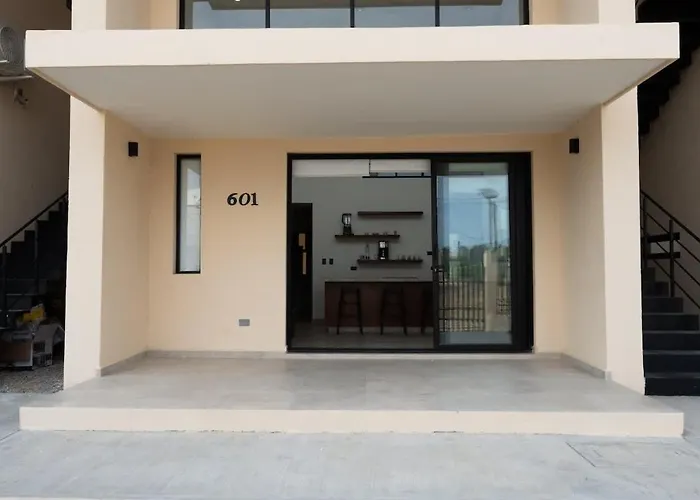 Modern 2br Close To Downtown Cabo Ferienhaus